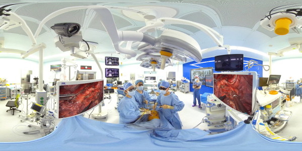 메타버스 교육 시스템을 통한 라이브 수술 시연 모습 / 자료=분당서울대병원