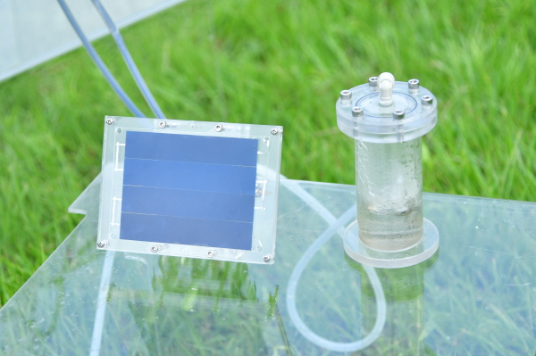 오형석 박사연구팀이 개발한 실리콘 태양전지-인공광합성 시스템 / 사진=KIST